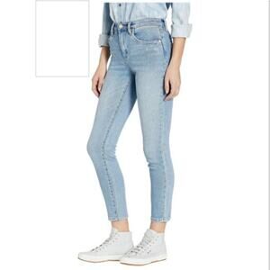 BLANK NYC Rivington High Rise Tapered Jeans 31 Light Wash Ankle Crop